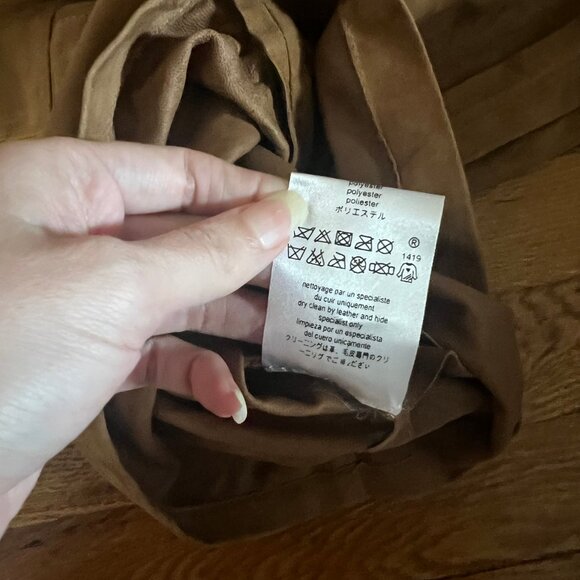 Tara Jarmon Suede Goat Belted Shorts - Picture 7 of 7